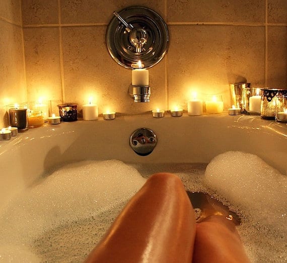 Relaxing Bathing with Candlelight A Modern Bath with Relaxing Design